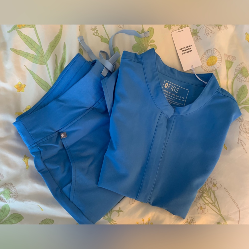 Capri Blue Figs Scrub Set XL/XLT